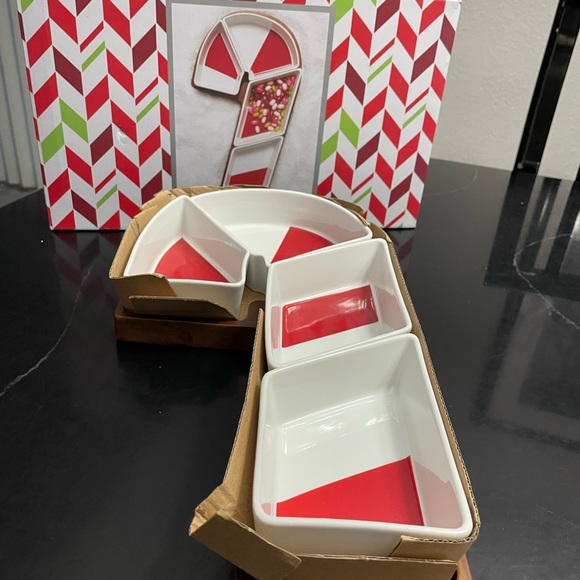 THE CELLAR Holiday Candy Cane Divided Server - Picture 2 of 6